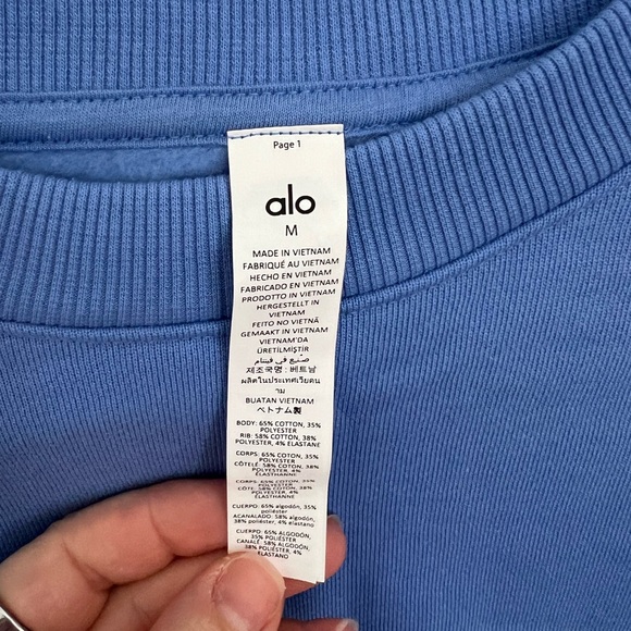 Alo Yoga Accolade Crewneck in Crystal Clear Blue Medium NWT - Picture 5 of 6